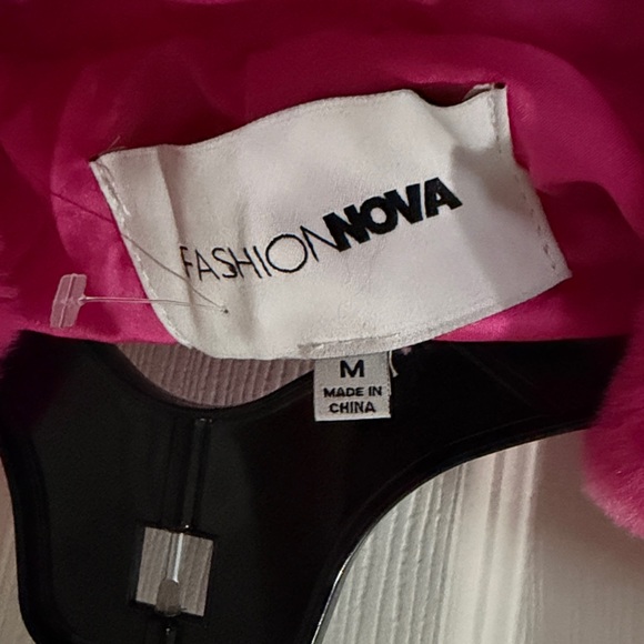Fashion Nova Hot Pink Faux Fur Jacket size medium - Picture 3 of 6